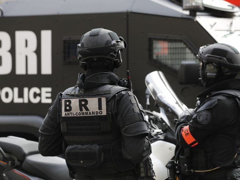 Paris : un forcené, qui s&rsquo;était retranché chez lui, a été interpellé