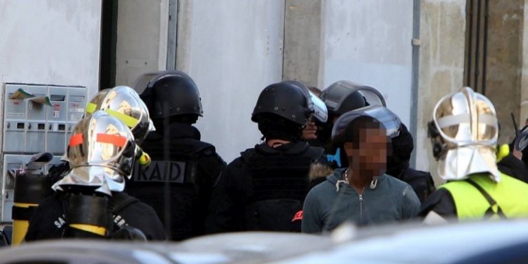 Agglomération bordelaise : le Raid interpelle un forcené