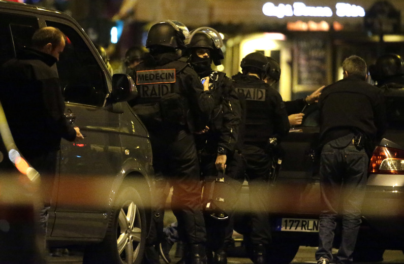 Fusillades à Paris : au moins morts 82 morts après la prise d’otages au Bataclan