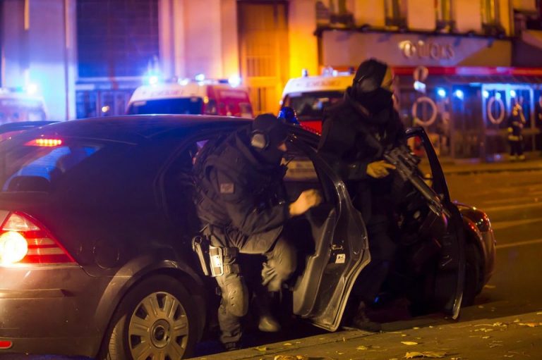 Au Bataclan, deux heures d’intervention policière sans négociation