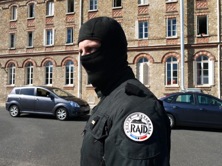 Villeurbanne : un forcené se retranche chez lui, le Raid appelé en renfort