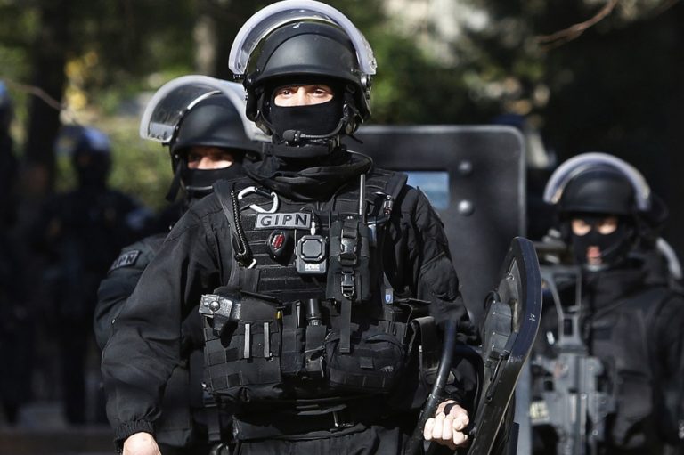 Des hommes du Raid pour un coup de filet au Chêne-Hêtre