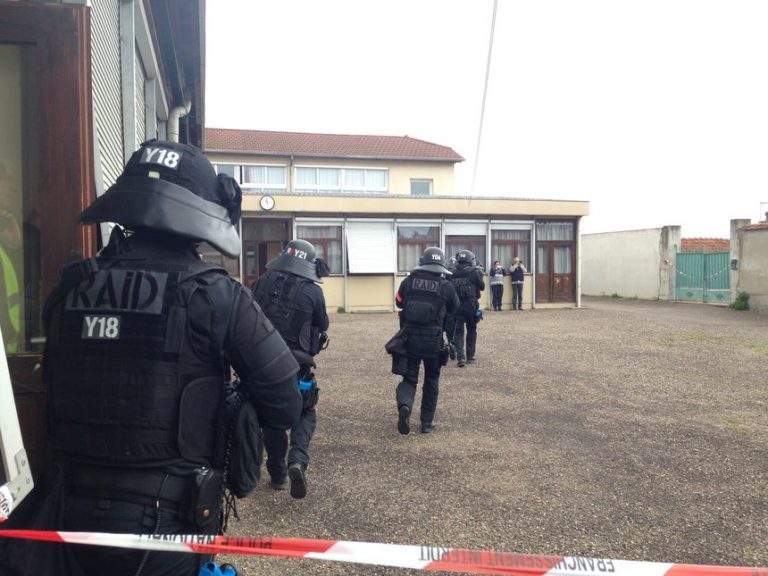 Un exercice de « tuerie de masse » dans un lycée de Roanne