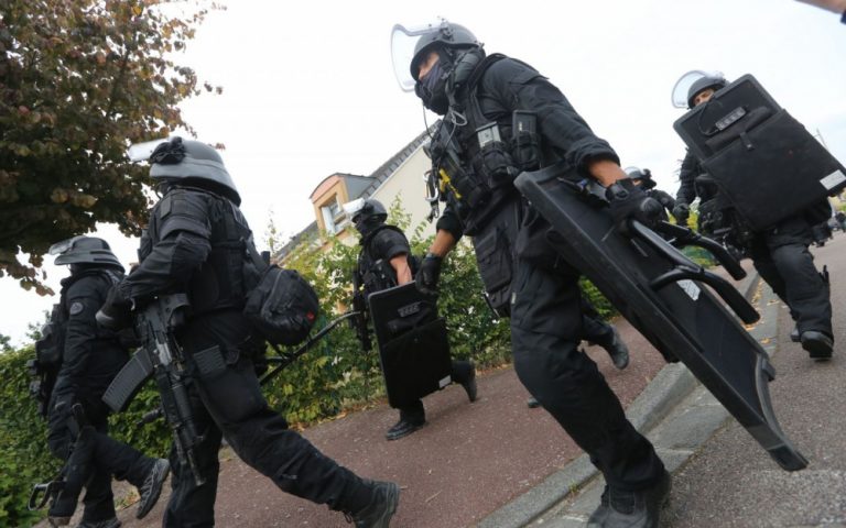 Saint-Nazaire: A bord d&rsquo;une voiture volée, les trois ados croisent la route… du RAID