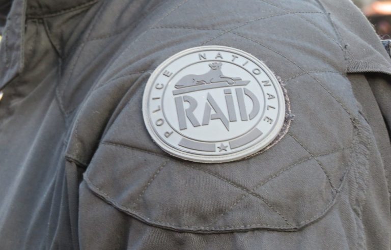 Cannes : une femme retranchée chez elle neutralisée par le RAID