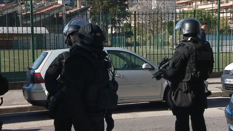 Un forcené retranché chez lui à Nice : le quartier Saint-Roch bouclé