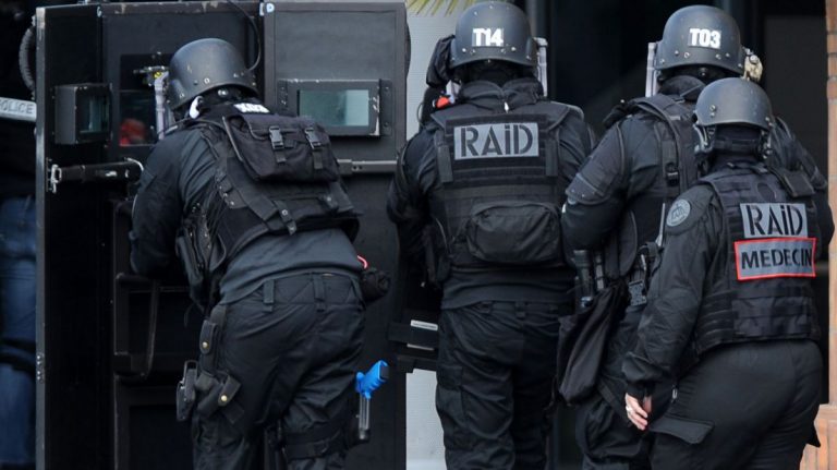 Lourches : un homme armé retranché chez lui se suicide pendant l’intervention du RAID