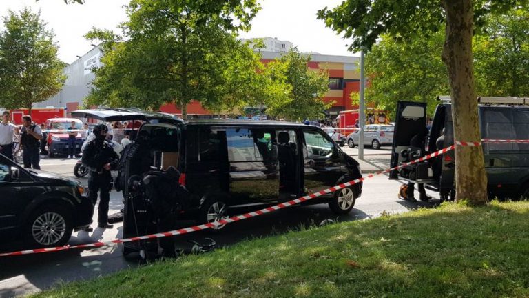 La Rochelle : le forcené qui s&rsquo;était retranché dans son appartement a été maîtrisé