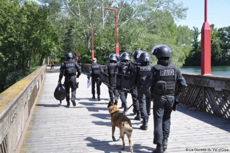 Bezons : le forcené maîtrisé par le RAID après s’être retranché avec sa femme et son bébé