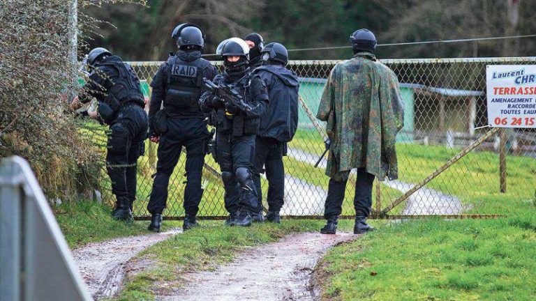 Opération antiterroriste visant une association musulmane, trois gardes à vue