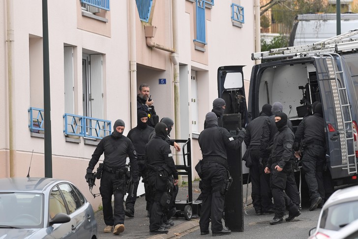 Nantes: le forcené retranché chez lui interpellé et placé en garde à vue