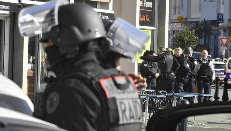 Val-de-Marne: une forcenée interpellée par le RAID