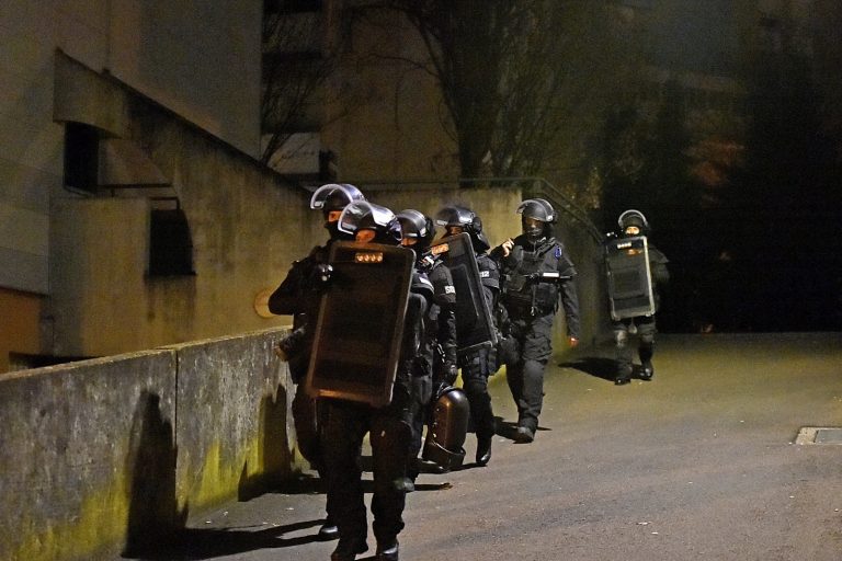Incendie de la fourrière à Planoise : le RAID et la BRI interpellent des suspects
