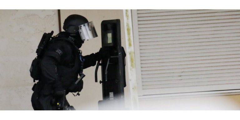 Immeuble évacué : le RAID intervient, le forcené introuvable
