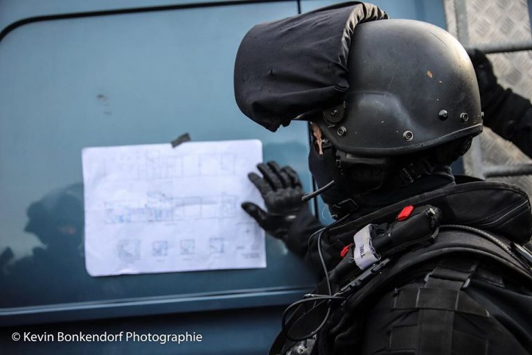 Mulhouse : un homme menace de se faire sauter dans la gare, le RAID intervient