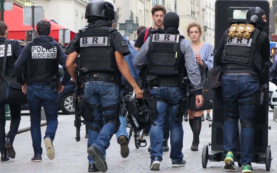 Paris : la BRI déloge sept hommes retranchés dans un squat