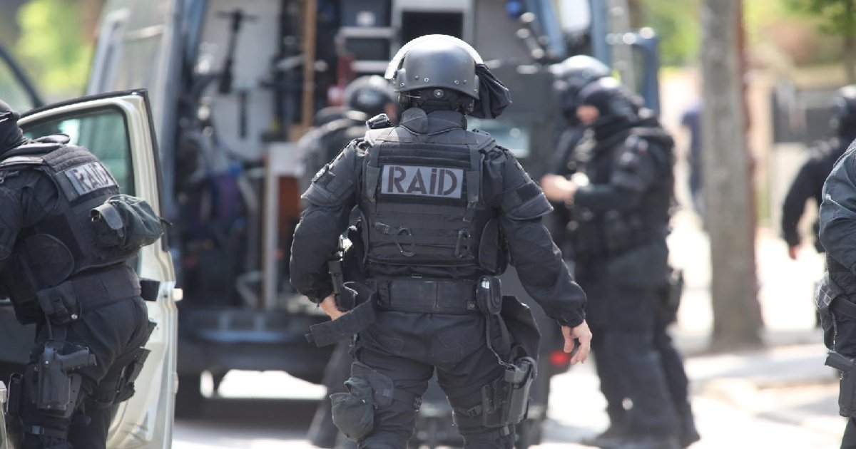 Montpellier : le RAID négocie durant 6 heures avec un suicidaire près de la fontaine du Peyrou