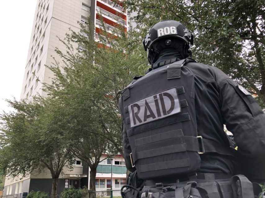 Rennes : Le RAID interpelle un homme armé qui menaçait de se jeter du 12e étage