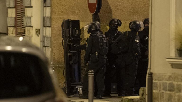 Douai : Retranché chez lui, il tire dans la rue une dizaine de fois, le RAID le maîtrise et l’interpelle