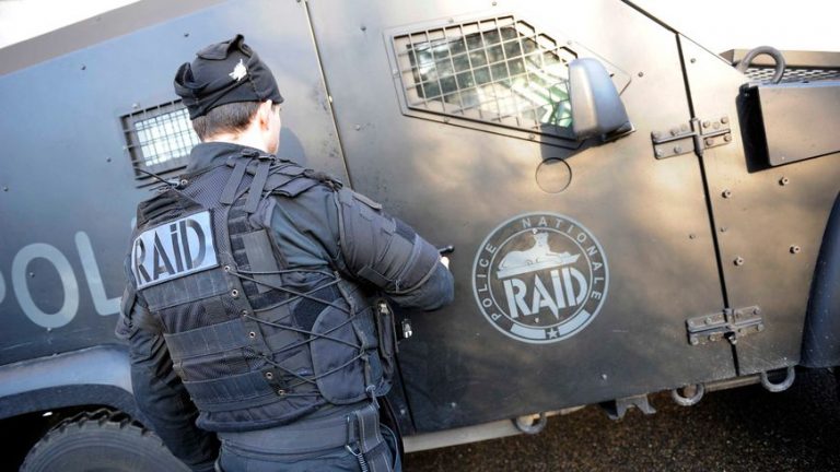 Rhône. Il fait croire qu’il a tué sa femme et ses enfants et mobilise les secours pour rien près de Lyon