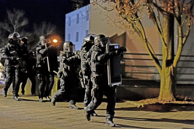 Homme criblé de balles à Planoise : des interpellations menées par le RAID et la BRI.