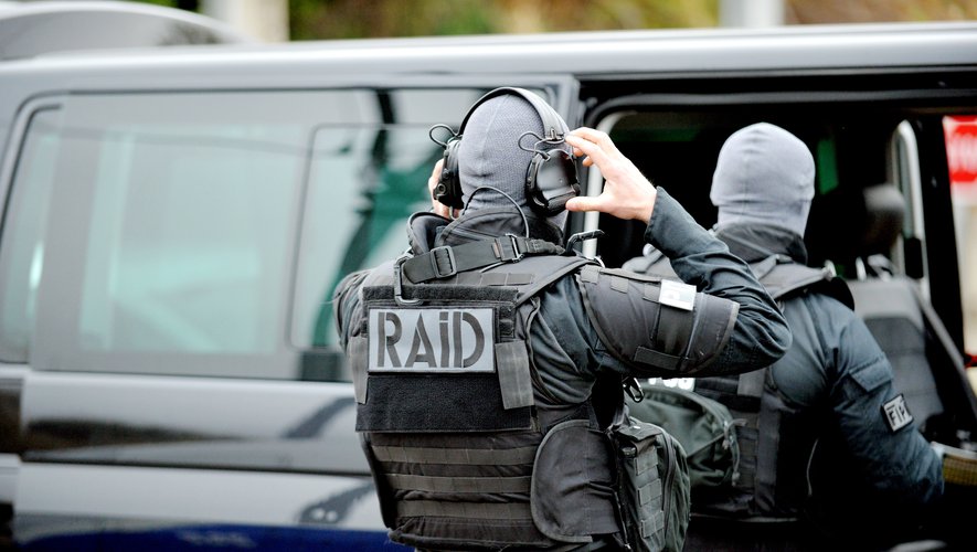 Agde : les policiers de la Bac se font tirer dessus, le RAID intervient