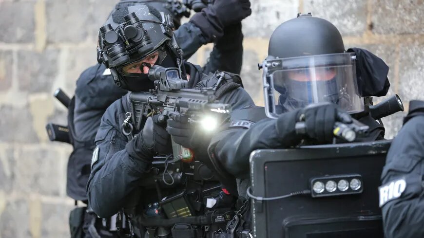 Trois hommes interpellés lors d’une opération du RAID à Bagnols-sur-Cèze