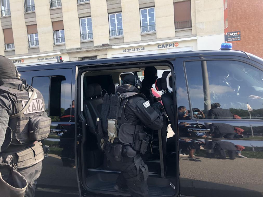 Un homme de 35 ans interpellé après l’alerte à la bombe à Amiens