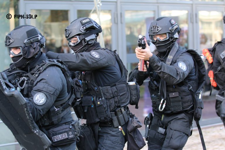 Démonstrations de la B. I à Milipol