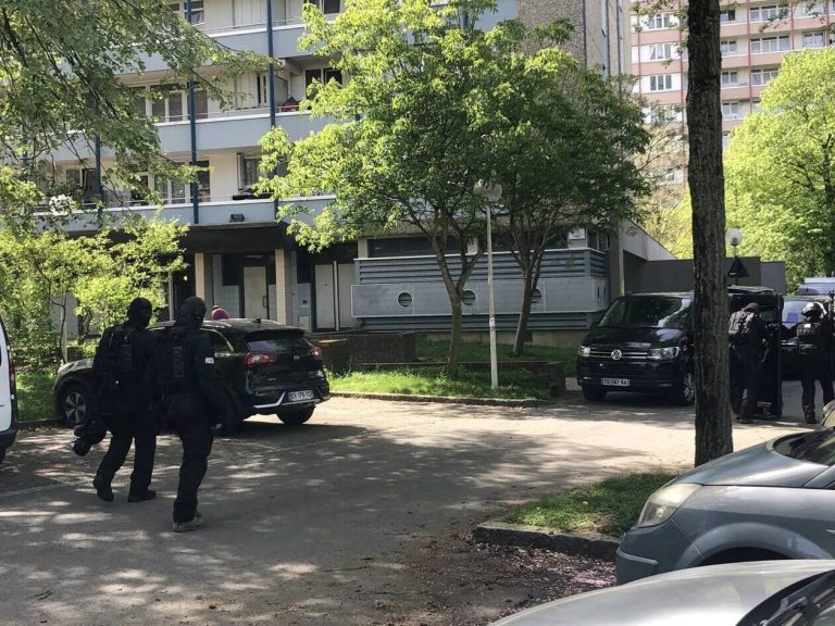 Un homme activement recherché à Rennes : le RAID intervient et trouve l’appartement vide