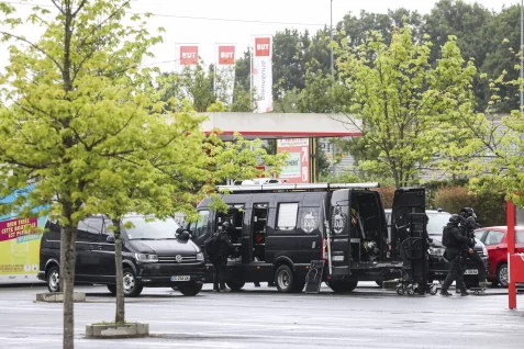 Indre-et-Loire : un homme armé interpellé par le RAID dans un centre commercial.