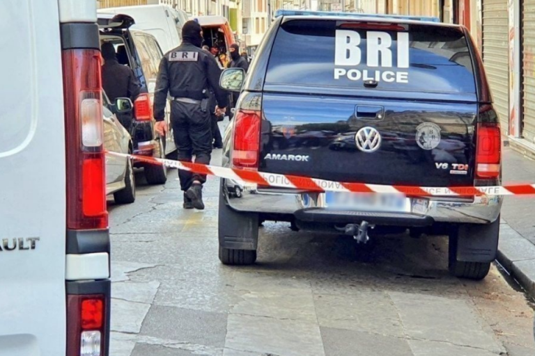 Un forcené retranché à Paris interpellé par la BRI.