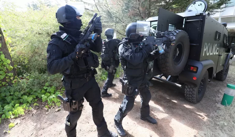 Au cœur de l&rsquo;action avec le RAID de Nice lors d&rsquo;une prise d&rsquo;otage fictive. 2eme partie