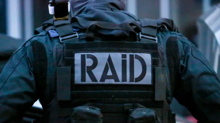 Près de Vendôme : cinq personnes interpellées par le RAID à Naveil.