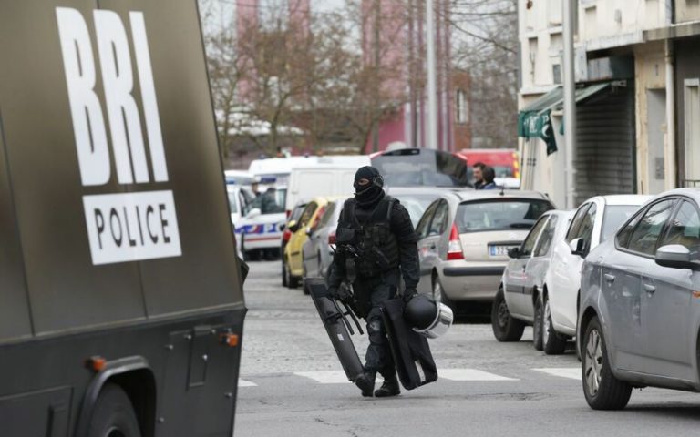 Les policiers d&rsquo;élite de la BRI Paris s&rsquo;engagent pour les enfants malades du cancer.