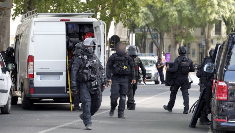 Nîmes : agressions, cambriolages, un Nîmois arrêté par le RAID.