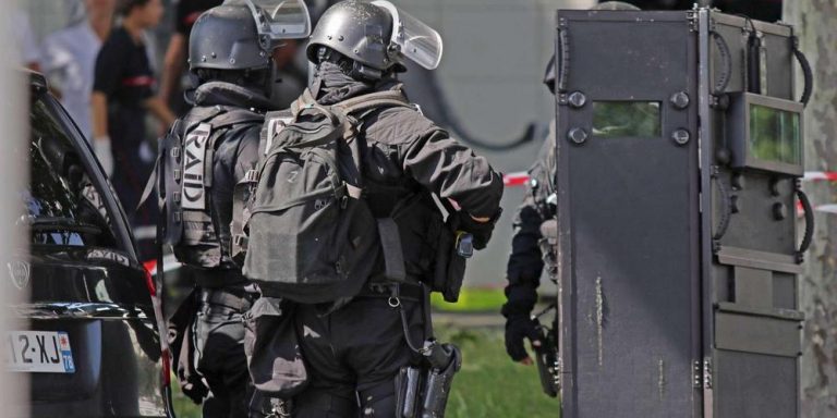Gironde : Il tire des coups de feu en pleine nuit, le RAID intervient.