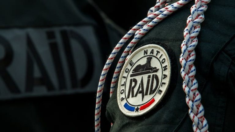Menton: l&rsquo;homme en fuite après une intervention du RAID à son domicile a été interpellé.