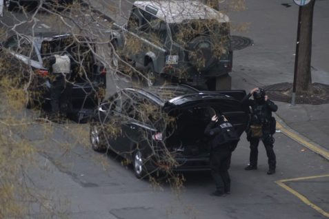 Paris : un forcené interpellé après avoir tiré des coups de feu depuis son balcon.