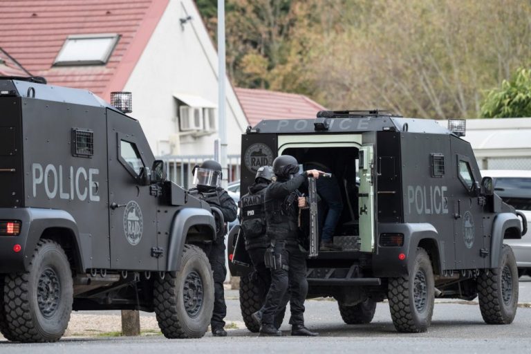 Grenoble : Le RAID appelé pour interpeller un homme armé… qui venait de s&rsquo;endormir.