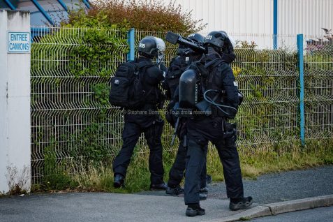 Trafic de stupéfiants : le RAID et la police d’Angers procèdent à plusieurs interpellations.