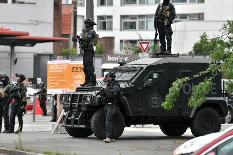 À Lille, impressionnant déploiement policier à Porte des Postes et boulevard Montebello, plusieurs interpellations.