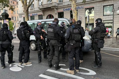 Coups de feu à Lyon : un forcené retranché arrêté par le RAID.