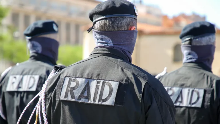 Marseille : un homme retranché aux Chartreux interpellé par le RAID.