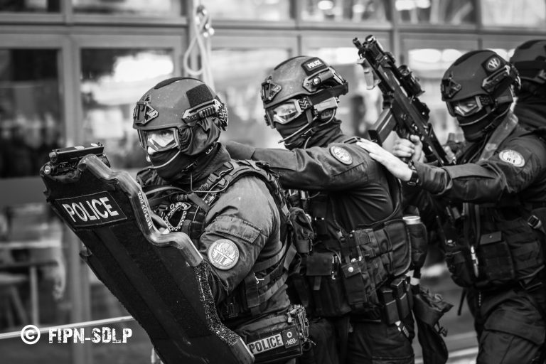« Paris : coincé par une brigade d’intervention, un homme saute de la Tour Eiffel