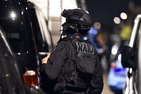 Bordeaux : Le RAID intervient pour empêcher un trentenaire de se suicider.