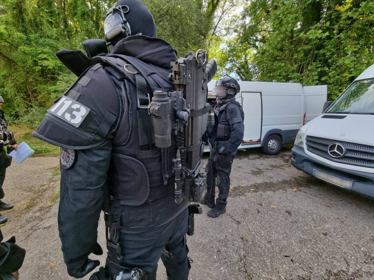 Trafic de stupéfiants : plusieurs interpellations au centre-ville avec l’appui du RAID.