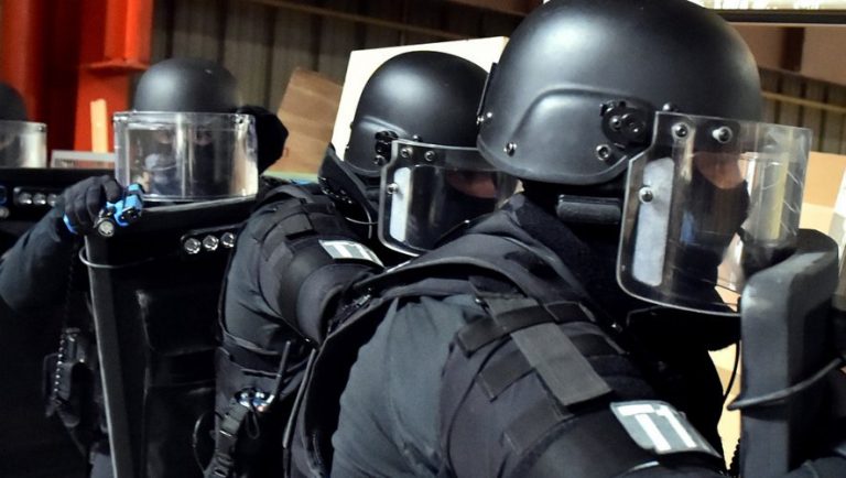 Deux hommes interpellés après une intervention du RAID à Hennebont.