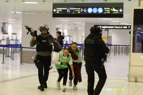 RAID, BRI, terroristes, otages… Un attentat et une tuerie de masse simulés hier soir à l’aéroport de Nice