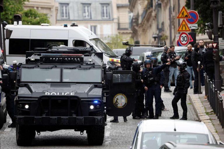 Paris : l&rsquo;homme retranché dans le consulat d&rsquo;Iran s&rsquo;est rendu après une négociation avec la BRI.
